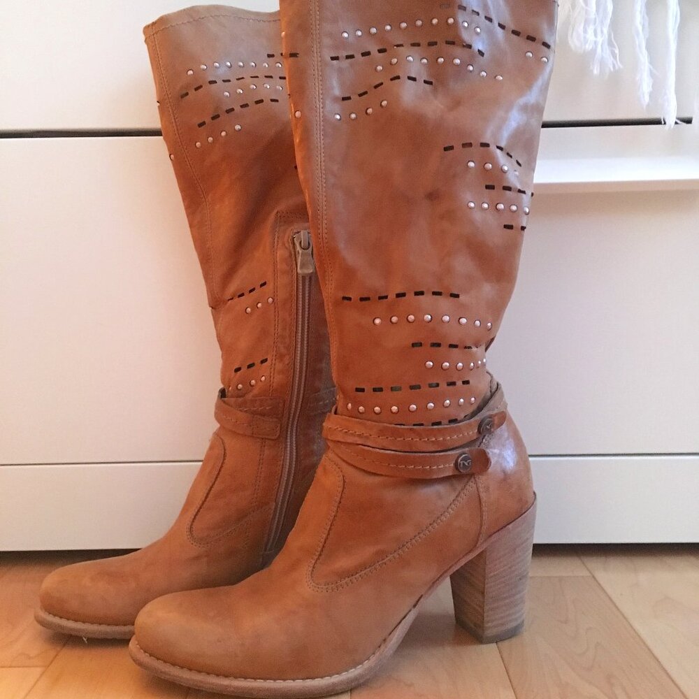 Vero Cuoio Midcalf Studded Detailed Genuine Leather Italian Boots